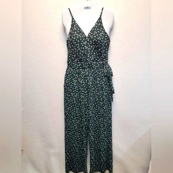 KAILEIGH Women's Size Medium Petite Floral Spaghetti StrapJumpsuit with Pockets - Picture 1 of 12